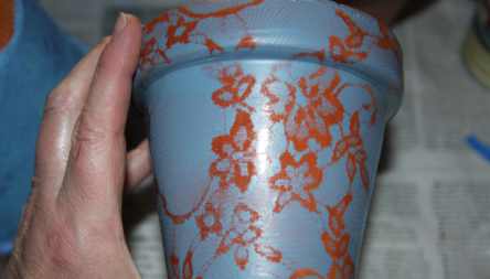 Lace pot an easy summer painting craft for kids.